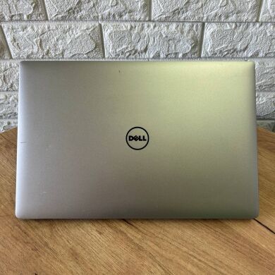 Мобільна робоча станція Б-клас Dell Precision 5510 / 15.6" (1920x1080) IPS / Intel Core i7-6820HQ (4 (8) ядра по 2.7 - 3.6 GHz) / 12 GB DDR4 / 512 GB SSD / nVidia Quadro M1000M, 2 GB GDDR5, 128-bit / WebCam