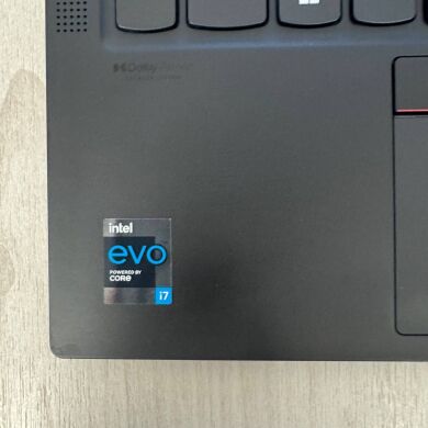 Ультрабук Б-клас Lenovo ThinkPad X1 Carbon Gen 9 / 14" (1920x1200) IPS / Intel Core i7-1165G7 (4 (8) ядра по 2.8 - 4.7 GHz) / 16 GB DDR4 / 512 GB SSD NVMe / Intel Iris Xe Graphics / WebCam Ультрабук Б-клас Lenovo ThinkPad X1 Carbon Gen 9 / 14" (1920x1200) IPS / Intel Core i7-1165G7 (4 (8) ядра по 2.8 - 4.7 GHz) / 16 GB DDR4 / 512 GB SSD NVMe / Intel Iris Xe Graphics / WebCam