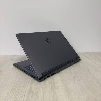 Игровой ноутбук Б-класс MSI Creator 16 AI Studio A1VHG / 16" (3840x2400) IPS / Intel Core Ultra 9 185H (16 (22) ядер по 3.9 - 5.1 GHz) / 32 GB DDR5 / 1000 GB SSD NVMe / nVidia GeForce RTX 4080, 12 GB GDDR6, 192-bit / WebCam Игровой ноутбук Б-класс MSI Creator 16 AI Studio A1VHG / 16" (3840x2400) IPS / Intel Core Ultra 9 185H (16 (22) ядер по 3.9 - 5.1 GHz) / 32 GB DDR5 / 1000 GB SSD NVMe / nVidia GeForce RTX 4080, 12 GB GDDR6, 192-bit / WebCam