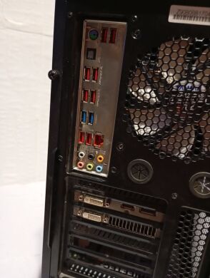 ПК Б-клас Zalman Z9 Tower / AMD Phenom II X4 965 BE (4 ядра по 3.4 GHz) / 16 GB DDR3 / 256 GB SSD + 1000 GB HDD / AMD Radeon R9 270X, 2 GB GDDR5, 256-bit / DVD-ROM / 500W