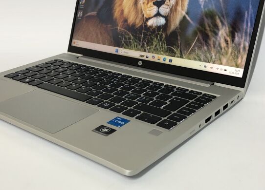 Ультрабук HP ProBook 440 G9 / 14" (1366x768) TN / Intel Core i3-1215U (6 (8) ядер по 1.2 - 4.4 GHz) / 8 GB DDR4 / 128 GB SSD / Intel UHD Graphics / WebCam / Win 11 Pro