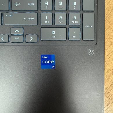 Игровой ноутбук HP Victus Gaming 16-r0073cl / 16.1" (1920x1080) IPS / Intel Core i7-13700HX (16 (24) ядер по 2.1 - 5.0 GHz) / 16 GB DDR5 / 512 GB SSD NVMe / nVidia GeForce RTX 4060, 8 GB GDDR6, 128-bit / WebCam