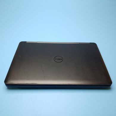 Ігровий ноутбук Dell Latitude E5540 / 15.6" (1920x1080) TN / Intel Core i7-4600U (2 (4) ядра по 2.1 - 3.3 GHz) / 8 GB DDR3 / 240 GB SSD / nVidia GeForce GT 720M, 2 GB DDR3, 64-bit / WebCam / Win 10 Pro
