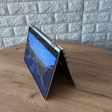 Ультрабук-трансформер Samsung NP930MBE-K05US / 13.3" (1920x1080) IPS Touch / Intel Core i7-8565U (4 (8) ядра по 1.8 - 4.6 GHz) / 16 GB DDR4 / 256 GB SSD / Intel UHD Graphics / WebCam