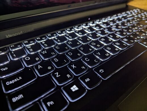 Игровой ноутбук Lenovo IdeaPad Gaming 3 / 15.6" (1920x1080) IPS / AMD Ryzen 5 5600H (6 (12) ядер по 3.3 - 4.2 GHz) / 16 GB DDR4 / 512 GB SSD / nVidia GeForce GTX 1650, 4 GB GDDR6, 128-bit / WebCam / Windows 11