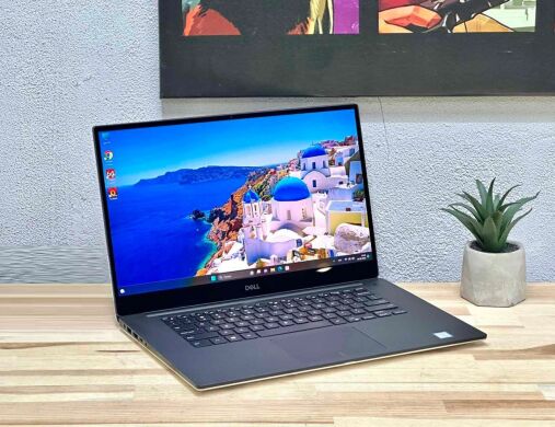 Мобільна робоча станція Dell Precision 5540 / 15.6" (3840x2160) IPS Touch / Intel Core i7-9850H (6 (12) ядер по 2.6 - 4.6 GHz) / 32 GB DDR4 / 512 GB SSD / nVidia Quadro T1000, 4 GB GDDR5, 128-bit / WebCam / Win 11 Pro