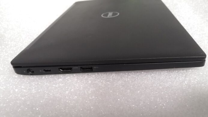 Нетбук Dell Latitude E7290 / 12.5" (1366x768) TN LED / Intel Core i5-7300U (2 (4) ядра по 2.6 - 3.5 GHz) / 8 GB DDR4 / 256 GB SSD / Intel HD Graphics 620 / WebCam Нетбук Dell Latitude E7290 / 12.5" (1366x768) TN LED / Intel Core i5-7300U (2 (4) ядра по 2.6 - 3.5 GHz) / 8 GB DDR4 / 256 GB SSD / Intel HD Graphics 620 / WebCam