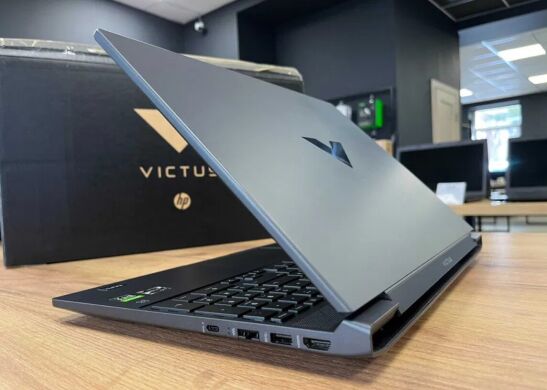 Игровой ноутбук HP Victus 15-fb0756ng / 15.6" (1920x1080) IPS / AMD Ryzen 5 5600H (6 (12) ядер по 3.3 - 4.2 GHz) / 16 GB DDR4 / 512 GB SSD / nVidia GeForce RTX 3050, 4 GB GDDR6, 128-bit / WebCam / Win 10