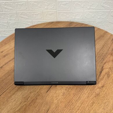 Игровой ноутбук HP Victus Gaming 16-r0073cl / 16.1" (1920x1080) IPS / Intel Core i7-13700HX (16 (24) ядер по 2.1 - 5.0 GHz) / 16 GB DDR5 / 512 GB SSD NVMe / nVidia GeForce RTX 4060, 8 GB GDDR6, 128-bit / WebCam