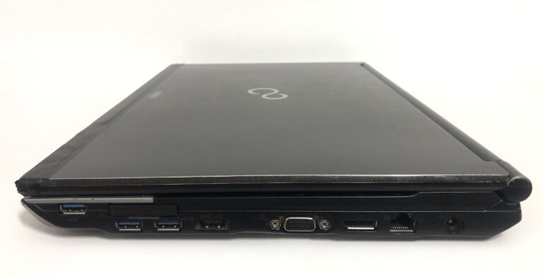 Мобильная рабочая станция Б-класс Fujitsu Celsius H720 / 15.6" (1920x1080) TN / Intel Core i7-3720QM (4 (8) ядра по 2.6 - 3.6 GHz) / 8 GB DDR3 / 256 GB SSD + 500 GB HDD / nVidia Quadro K1000M, 2 GB GDDR5, 128-bit / WebCam / DVD-ROM Мобильная рабочая станция Б-класс Fujitsu Celsius H720 / 15.6" (1920x1080) TN / Intel Core i7-3720QM (4 (8) ядра по 2.6 - 3.6 GHz) / 8 GB DDR3 / 256 GB SSD + 500 GB HDD / nVidia Quadro K1000M, 2 GB GDDR5, 128-bit / WebCam / DVD-ROM