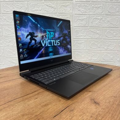 Игровой ноутбук HP Victus Gaming 16-r0073cl / 16.1" (1920x1080) IPS / Intel Core i7-13700HX (16 (24) ядер по 2.1 - 5.0 GHz) / 16 GB DDR5 / 512 GB SSD NVMe / nVidia GeForce RTX 4060, 8 GB GDDR6, 128-bit / WebCam