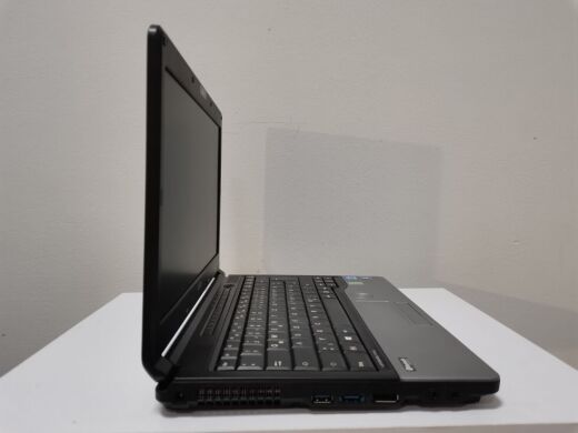 Ноутбук Fujitsu LifeBook S762 / 13.3" (1366x768) TN / Intel Core i5-3320M (2 (4) ядра по 2.6 - 3.3 GHz) / 4 GB DDR3 / 320 GB HDD / WebCam