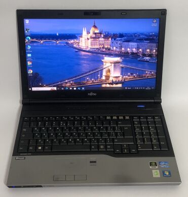 Мобильная рабочая станция Б-класс Fujitsu Celsius H720 / 15.6" (1920x1080) TN / Intel Core i7-3720QM (4 (8) ядра по 2.6 - 3.6 GHz) / 8 GB DDR3 / 256 GB SSD + 500 GB HDD / nVidia Quadro K1000M, 2 GB GDDR5, 128-bit / WebCam / DVD-ROM Мобильная рабочая станция Б-класс Fujitsu Celsius H720 / 15.6" (1920x1080) TN / Intel Core i7-3720QM (4 (8) ядра по 2.6 - 3.6 GHz) / 8 GB DDR3 / 256 GB SSD + 500 GB HDD / nVidia Quadro K1000M, 2 GB GDDR5, 128-bit / WebCam / DVD-ROM