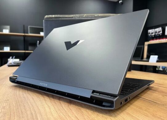 Игровой ноутбук HP Victus 15-fb0756ng / 15.6" (1920x1080) IPS / AMD Ryzen 5 5600H (6 (12) ядер по 3.3 - 4.2 GHz) / 16 GB DDR4 / 512 GB SSD / nVidia GeForce RTX 3050, 4 GB GDDR6, 128-bit / WebCam / Win 10