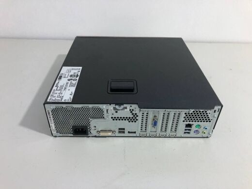Компьютер Fujitsu Esprimo D556 E90 SFF / Intel Core i5-6400 (4 ядра по 2.7 - 3.3 GHz) / 8 GB DDR4 / 128 GB SSD / Intel HD Graphics 530 / DVD-ROM
