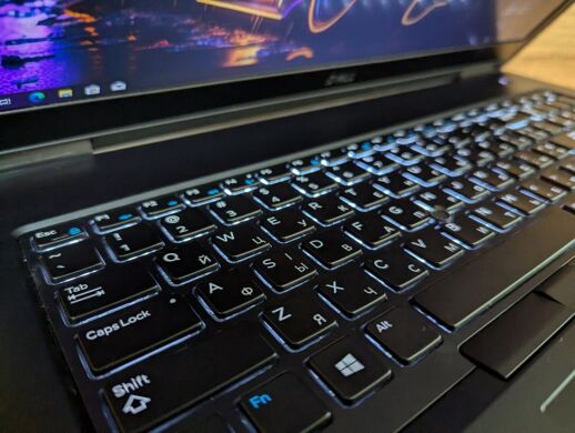 Мобильная рабочая станция Dell Precision 7730 / 17.3" (1920x1080) IPS / Intel Core i9-8950HK (6 (12) ядер по 2.9 - 4.8 GHz) / 64 GB DDR4 / 1000 GB SSD / nVidia Quadro P5200, 16 GB GDDR5, 256-bit / HDMI / Windows 10