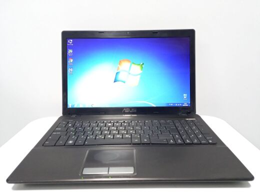 Ноутбук Asus K53BU / 15.6" (1366x768) TN / AMD E-450 (2 ядра по  1.65 GHz) /  6 GB DDR3 / 400 GB HDD / AMD Radeon HD 6320 Graphics  / WebCam 