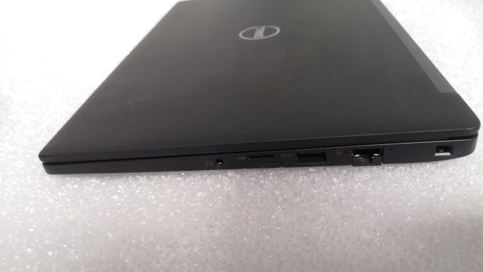 Нетбук Dell Latitude E7290 / 12.5" (1366x768) TN LED / Intel Core i5-7300U (2 (4) ядра по 2.6 - 3.5 GHz) / 8 GB DDR4 / 256 GB SSD / Intel HD Graphics 620 / WebCam Нетбук Dell Latitude E7290 / 12.5" (1366x768) TN LED / Intel Core i5-7300U (2 (4) ядра по 2.6 - 3.5 GHz) / 8 GB DDR4 / 256 GB SSD / Intel HD Graphics 620 / WebCam