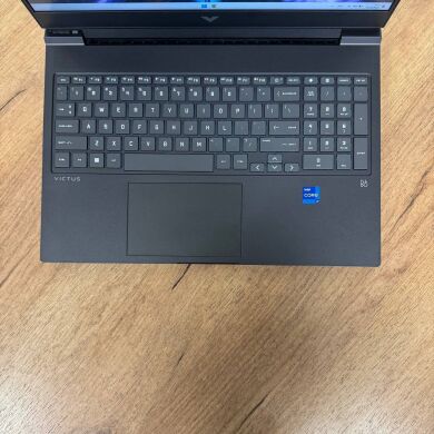 Игровой ноутбук HP Victus Gaming 16-r0073cl / 16.1" (1920x1080) IPS / Intel Core i7-13700HX (16 (24) ядер по 2.1 - 5.0 GHz) / 16 GB DDR5 / 512 GB SSD NVMe / nVidia GeForce RTX 4060, 8 GB GDDR6, 128-bit / WebCam