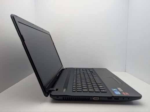 Ноутбук Packard Bell LS11HR / 17.3" (1600x900) TN / Intel Core i5-2430M (2 (4) ядра по 2.4 - 3.0 GHz) / 8 GB DDR3 / 120 GB SSD + 500 GB HDD / AMD Radeon HD 6550M, 1 GB GDDR3, 128-bit / WebCam / DVD-ROM