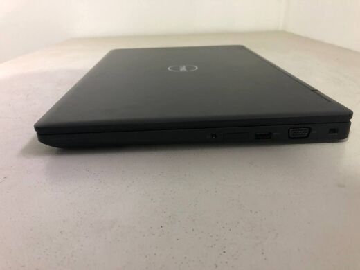 Ігровий ноутбук Dell Latitude 5580 / 15.6" (1920x1080) IPS / Intel Core i5-7440HQ (4 ядра по 2.8 - 3.8 GHz) / 8 GB DDR4 / 256 GB SSD / nVidia GeForce 940MX, 2 GB GDDR5, 64-bit / WebCam / HDMI