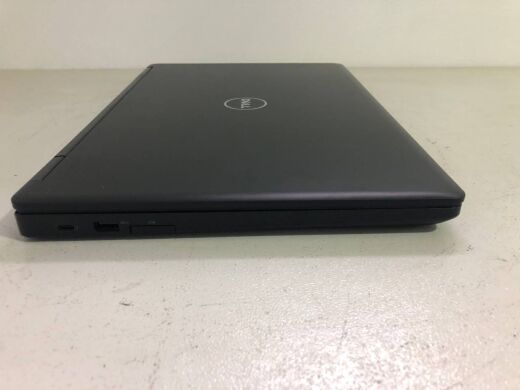 Ігровий ноутбук Dell Latitude 5580 / 15.6" (1920x1080) IPS / Intel Core i5-7440HQ (4 ядра по 2.8 - 3.8 GHz) / 8 GB DDR4 / 256 GB SSD / nVidia GeForce 940MX, 2 GB GDDR5, 64-bit / WebCam / HDMI