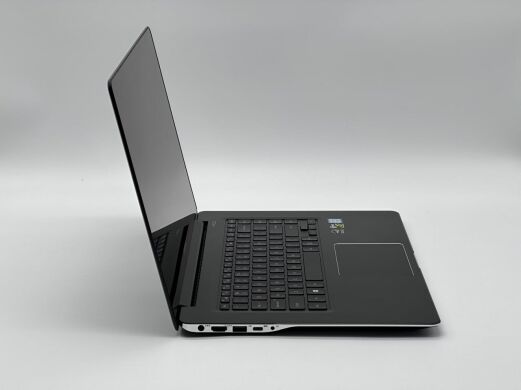 Ігровий ноутбук Samsung NP940Z5L / 15.6" (3840x2160) IPS Touch / Intel Core i7-6700HQ (4 (8) ядра по 2.6 - 3.5 GHz) / 16 GB DDR3 / 512 GB SSD / nVidia GeForce GTX 950M, 4 GB GDDR5, 128-bit / WebCam