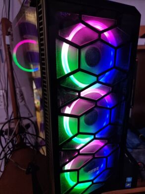 Ігровий ПК Qube Tower / AMD Ryzen 3 2200G (4 ядра по 3.5 - 3.7 GHz) / 16 GB DDR4 / 256 GB SSD + 1000 GB HDD / AMD Radeon RX 470, 8 GB GDDR5, 256-bit / 600W + Кабелі у комплекті Ігровий ПК Qube Tower / AMD Ryzen 3 2200G (4 ядра по 3.5 - 3.7 GHz) / 16 GB DDR4 / 256 GB SSD + 1000 GB HDD / AMD Radeon RX 470, 8 GB GDDR5, 256-bit / 600W + Кабелі у комплекті