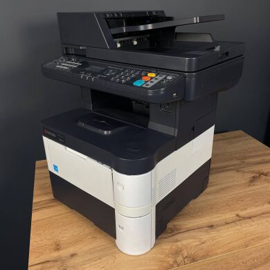 МФУ Kyocera Ecosys M3040DN / Лазерная монохромная печать / 1800x600 dpi / A4 / 40 стр/мин / USB, Ethernet / Дуплекс / Кабели в комплекте