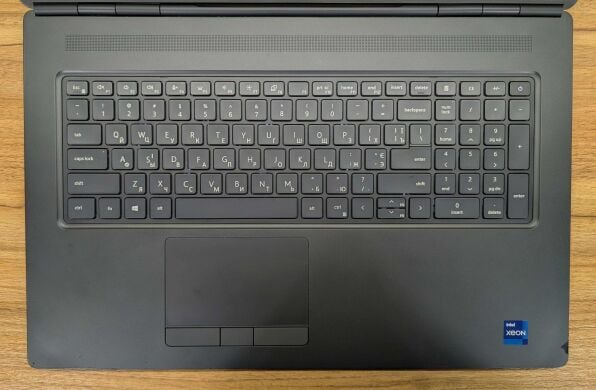 Мобільна робоча станція Б-клас Dell Precision 7760 / 17.3" (3840x2160) IPS / Intel Xeon W-11855M (6 (12) ядер по 3.2 - 4.9 GHz) / 32 GB DDR4 / 512 GB SSD / nVidia RTX A4000, 8 GB GDDR6, 256-bit / WebCam / Windows 11