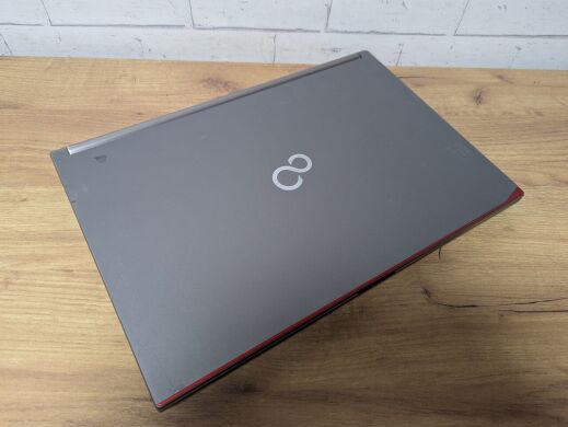 Мобільна робоча станція Б-клас Fujitsu Celsius H730 / 15.6" (1920x1080) TN / Intel Core i7-4810MQ (4 (8) ядра по 2.8 - 3.8 GHz) / 24 GB DDR3 / 256 GB SSD / nVidia Quadro K510M, 1 GB GDDR5, 64-bit / WebCam / DVD-ROM