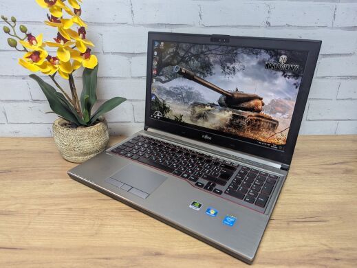 Мобільна робоча станція Б-клас Fujitsu Celsius H730 / 15.6" (1920x1080) TN / Intel Core i7-4810MQ (4 (8) ядра по 2.8 - 3.8 GHz) / 24 GB DDR3 / 256 GB SSD / nVidia Quadro K510M, 1 GB GDDR5, 64-bit / WebCam / DVD-ROM