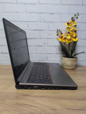 Мобільна робоча станція Б-клас Fujitsu Celsius H730 / 15.6" (1920x1080) TN / Intel Core i7-4810MQ (4 (8) ядра по 2.8 - 3.8 GHz) / 24 GB DDR3 / 256 GB SSD / nVidia Quadro K510M, 1 GB GDDR5, 64-bit / WebCam / DVD-ROM