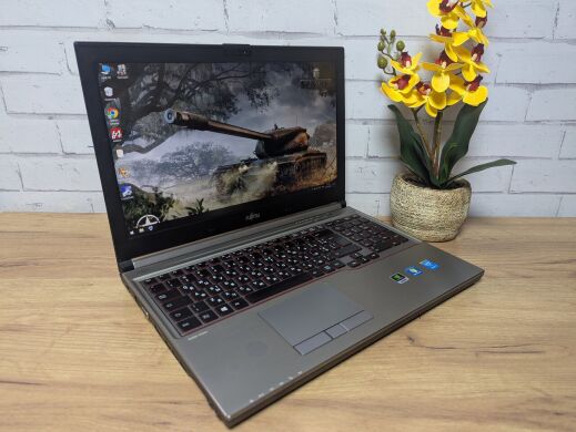 Мобільна робоча станція Б-клас Fujitsu Celsius H730 / 15.6" (1920x1080) TN / Intel Core i7-4810MQ (4 (8) ядра по 2.8 - 3.8 GHz) / 24 GB DDR3 / 256 GB SSD / nVidia Quadro K510M, 1 GB GDDR5, 64-bit / WebCam / DVD-ROM