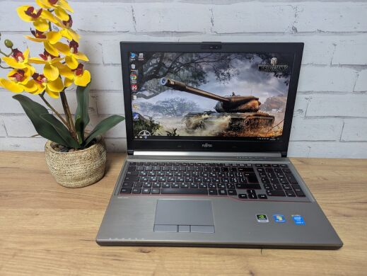 Мобільна робоча станція Б-клас Fujitsu Celsius H730 / 15.6" (1920x1080) TN / Intel Core i7-4810MQ (4 (8) ядра по 2.8 - 3.8 GHz) / 24 GB DDR3 / 256 GB SSD / nVidia Quadro K510M, 1 GB GDDR5, 64-bit / WebCam / DVD-ROM