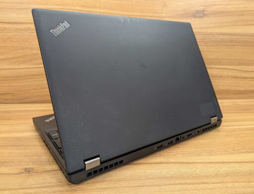 Мобильная рабочая станция Lenovo ThinkPad P50 / 15.6" (1920x1080) IPS / Intel Xeon E3-1505M v5 (4 (8) ядра по 2.8 - 3.7 GHz) / 16 GB DDR4 / 512 GB SSD / nVidia Quadro M2000M, 4 GB GDDR5, 128-bit / WebCam / Fingerprint / Windows 10