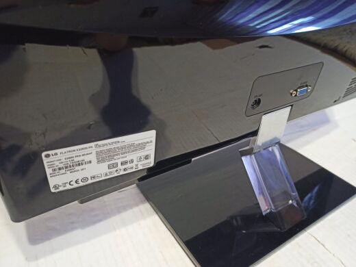 Монитор LG E60 E2260S-PN / 21.5" (1920x1080) TN / VGA Монитор LG E60 E2260S-PN / 21.5" (1920x1080) TN / VGA