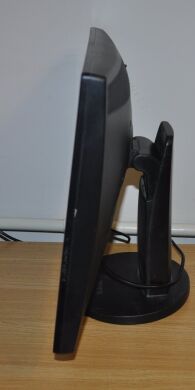 Монитор Samsung SyncMaster 2243SN / 22" (1920x1080) TN / VGA + Кабели в комплекте