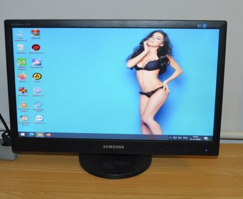 Монитор Samsung SyncMaster 2243SN / 22" (1920x1080) TN / VGA + Кабели в комплекте