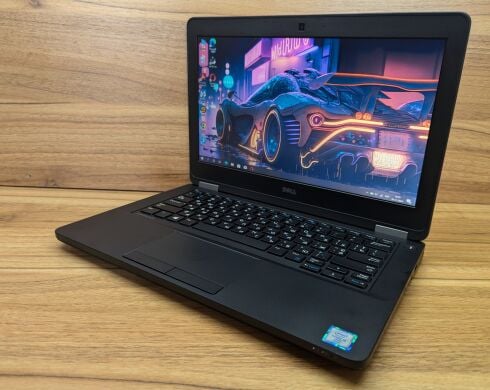Нетбук Dell Latitude E5270 / 12.5" (1366x768) TN / Intel Core i5-6300U (2 (4) ядра по 2.4 - 3.0 GHz) / 8 GB DDR4 / 240 GB SSD / Intel HD Graphics 520 / WebCam / HDMI / Windows 10