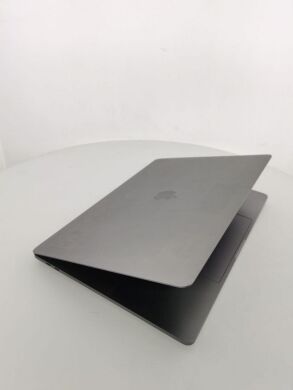 Ноутбук Apple MacBook Pro A1990 (2018 year) / 15.4" (2880x1800) IPS / Intel Core  i9-8950HK (6 (12) ядер по 2.9 - 4.8 GHz) / 16 GB DDR4 / 500 GB SSD / AMD Radeon Pro 555X, 4 GB GDDR5, 128-bit / WebCam 