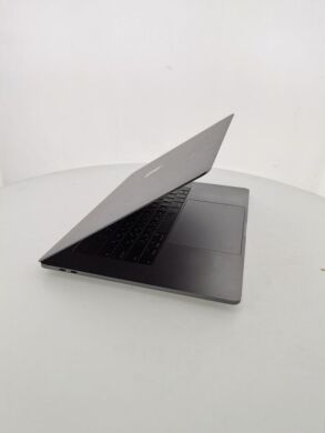 Ноутбук Apple MacBook Pro A1990 (2018 year) / 15.4" (2880x1800) IPS / Intel Core  i9-8950HK (6 (12) ядер по 2.9 - 4.8 GHz) / 16 GB DDR4 / 500 GB SSD / AMD Radeon Pro 555X, 4 GB GDDR5, 128-bit / WebCam 
