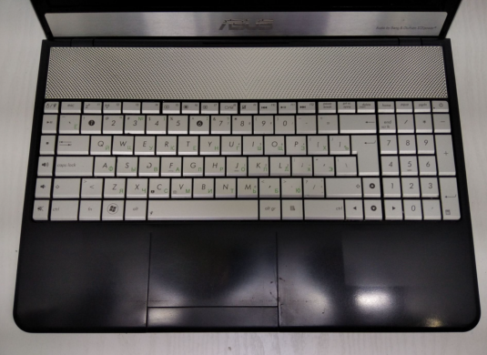 Ноутбук Б-клас Asus N55S / 15.6" (1366x768) TN / Intel Core i5-2450M (2 (4) ядра по 2.5 - 3.1 GHz) / 4 GB DDR3 / 750 GB HDD / nVidia GeForce GT 635M, 2 GB DDR3, 128-bit / DVD-RW