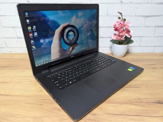 Ноутбук Б-класс Dell Inspiron 17 P26E / 17.3" (1600x900) TN / Intel Core i5-4210U (2 (4) ядра по 1.7 - 2.7 GHz) / 8 GB DDR3 / 128 GB SSD / nVidia GeForce 840M, 2 GB GDDR3, 64-bit / WebCam / DVD-ROM