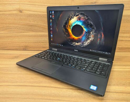 Ноутбук Б-клас Dell Latitude 5580 / 15.6" (1920x1080) IPS / Intel Core i5-7300U (2 (4) ядра по 2.6 - 3.5 GHz) / 16 GB DDR4 / 512 GB SSD / Intel HD Graphics 620 / WebCam / HDMI / Windows 10