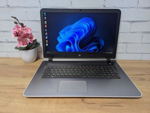Ноутбук Б-клас HP Pavilion 17 / 17.3" (1920x1080) TN / AMD A10-5745M (4 ядра по 2.1 - 2.9 GHz) / 8 GB DDR3 / 360 GB SSD / AMD Radeon R7 M360, 2 GB GDDR3, 64-bit / WebCam / DVD-ROM