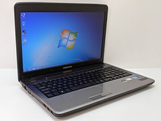 Ноутбук Medion Akoya E6634 / 15.6" (1366x768) TN LED / Intel Core i3-2350M (2 (4) ядра по 2.3 GHz) / 8 GB DDR3 / 320 GB HDD / nVidia GeForce GT 630M, 1 GB DDR3, 64-bit / USB 3.0 / HDMI Ноутбук Medion Akoya E6634 / 15.6" (1366x768) TN LED / Intel Core i3-2350M (2 (4) ядра по 2.3 GHz) / 8 GB DDR3 / 320 GB HDD / nVidia GeForce GT 630M, 1 GB DDR3, 64-bit / USB 3.0 / HDMI