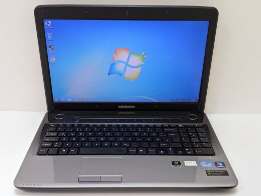 Ноутбук Medion Akoya E6634 / 15.6" (1366x768) TN LED / Intel Core i3-2350M (2 (4) ядра по 2.3 GHz) / 8 GB DDR3 / 320 GB HDD / nVidia GeForce GT 630M, 1 GB DDR3, 64-bit / USB 3.0 / HDMI Ноутбук Medion Akoya E6634 / 15.6" (1366x768) TN LED / Intel Core i3-2350M (2 (4) ядра по 2.3 GHz) / 8 GB DDR3 / 320 GB HDD / nVidia GeForce GT 630M, 1 GB DDR3, 64-bit / USB 3.0 / HDMI