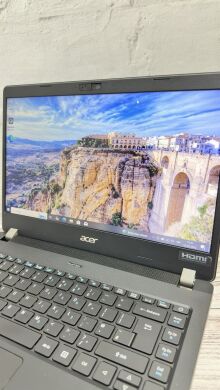 Ультрабук Acer TravelMate P214-52 / 14" (1920x1080) IPS / Intel Core i5-10210U (4 (8) ядер по 1.6 - 4.2 GHz) / 8 GB DDR4 / 256 GB SSD / Intel UHD Graphics / WebCam 