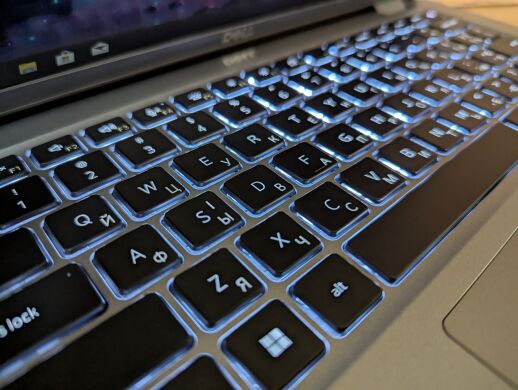 Ультрабук Dell Latitude 5440 / 14" (1920x1080) IPS / Intel Core i5-1345U (10 (12) ядер по 3.5 - 4.7 GHz) / 32 GB DDR4 / 512 GB SSD / Intel Iris Xe Graphics / WebCam / USB Type-C / Windows 10